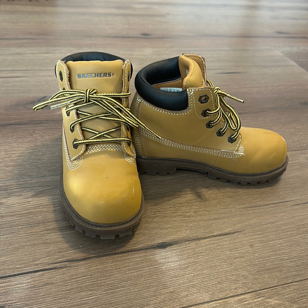 Sketchers Toddler Winter Boots Size 13 
Unisex Work Boots Hiking Shoes
